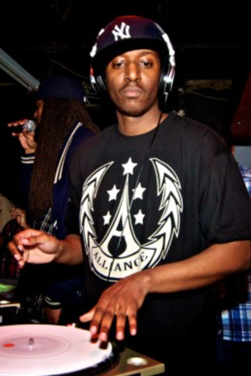 artbyodell's tweet photo. Enjoy ur Sunday with @iamJahPrince #iLoveSunSplash Reggae show at 4pm on http://t.co/q1tTaPngaY @selectaprincess http://t.co/9JBtwm44H3