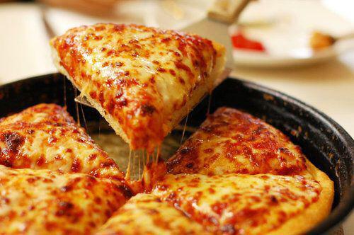 _foodpics_'s tweet photo. RT if you love Pizza 🍕 #food #foodpics #foodporn http://t.co/NFHBTzcFxl