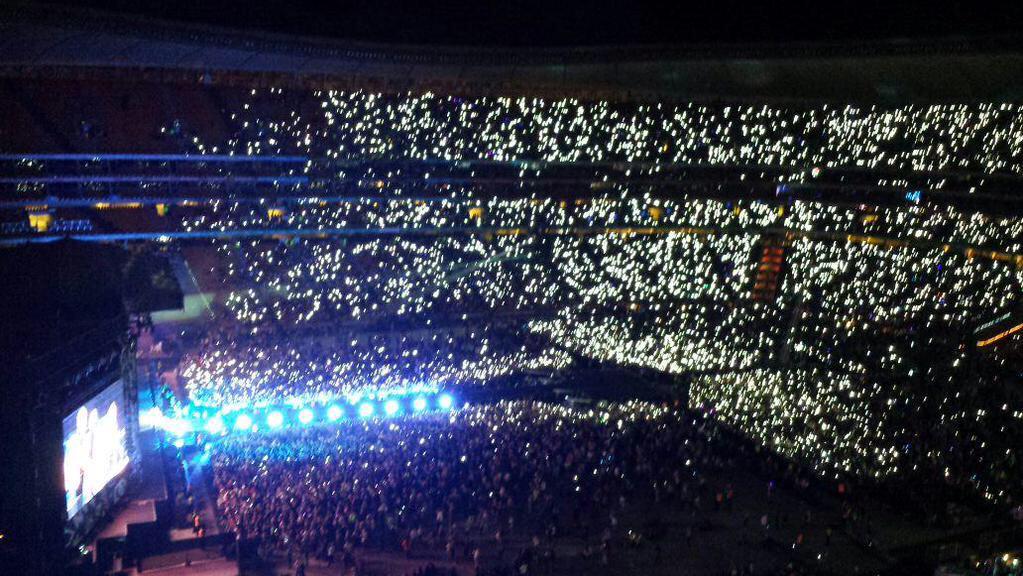 1DStalker's tweet image. The stadium during night changes 💖💖 via @1DUpdatesFacts_