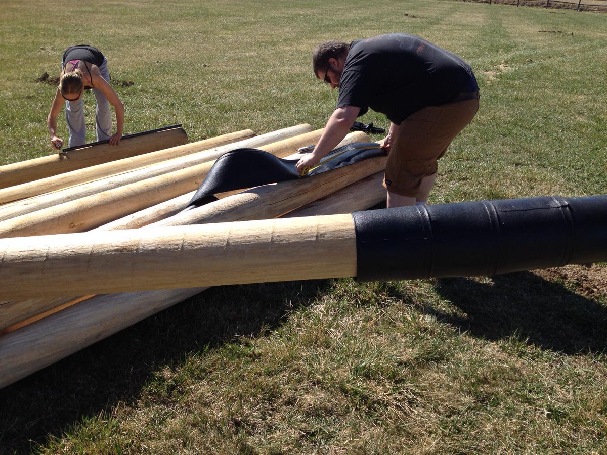 Yesterday we installed Rotbloc <a href="/ROTBLOC/">ROTBLOC</a> on our poles. Non-toxic, easy to use. Best solution we found for the hop yard