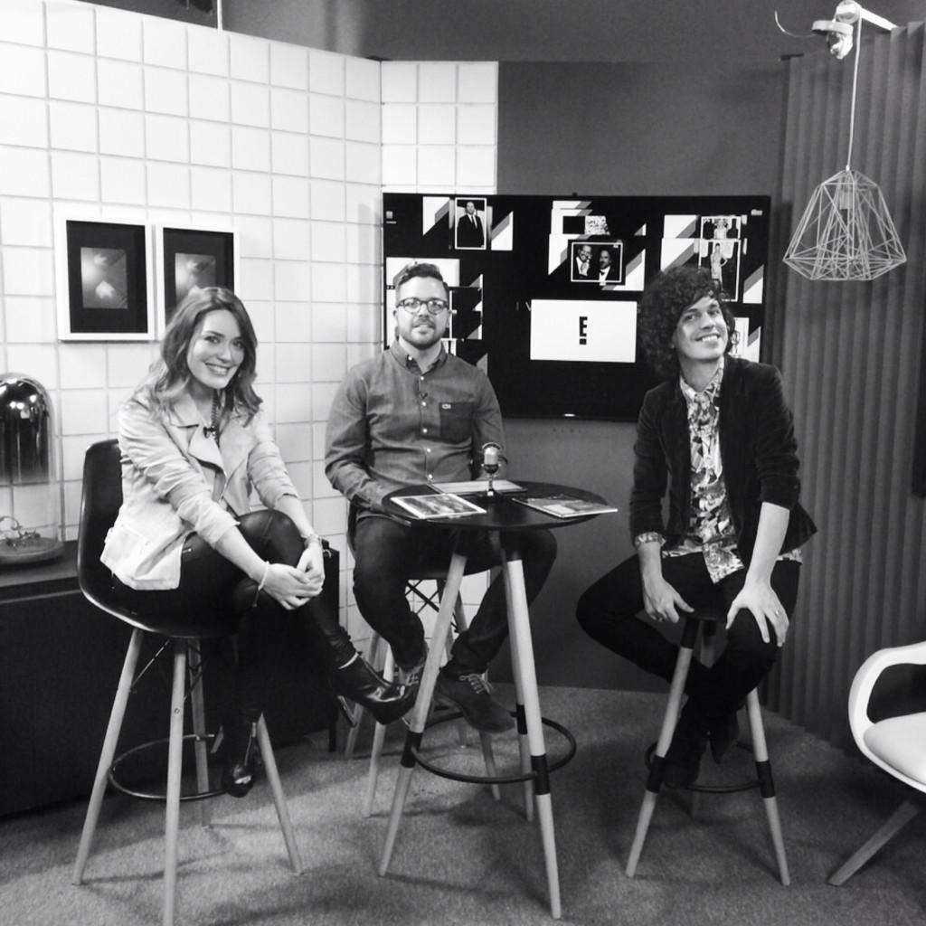 AxelEscalante's tweet photo. . Nuevo Programa 😝 
#LiveFromE @EonlineLatino 
soon !!! #ABRIL 
#PopOfCulture 
Junto a @carlamedina y @MrAspartame http://t.co/Lx6yuRWd92