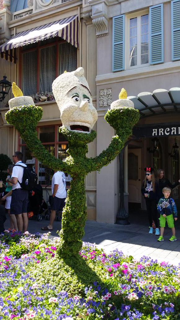 fourms2go's tweet photo. Loving the topiaries at Epcot! http://t.co/uLtJChorO0