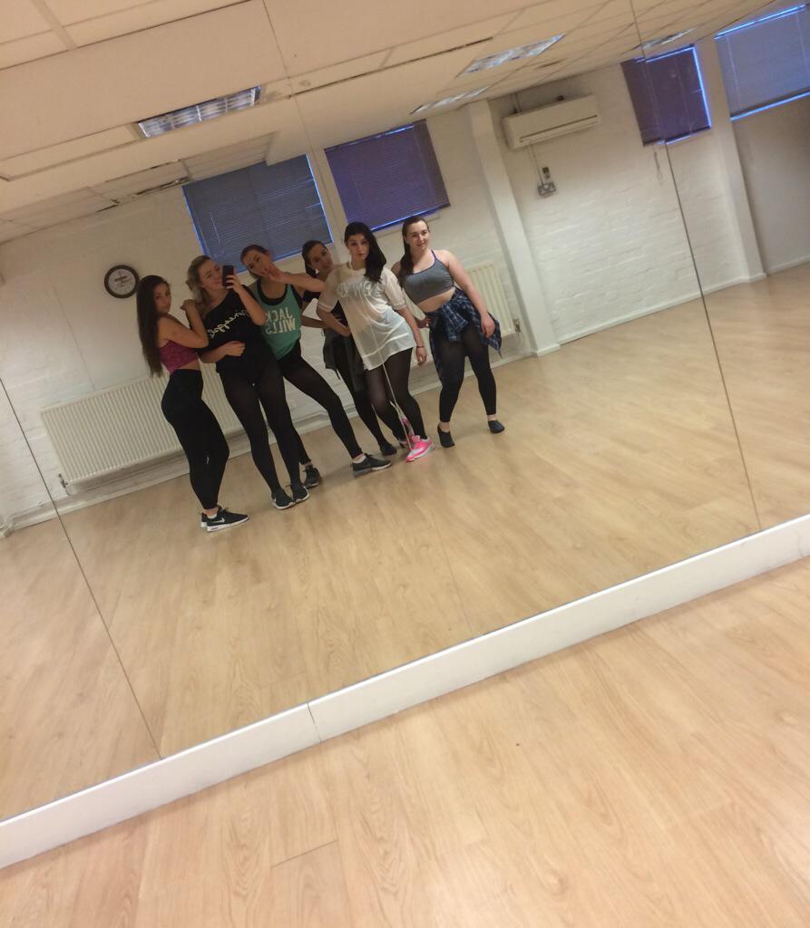 luciemaygs's tweet photo. Good luck to all my squad tomorrow with our audition for CPA Studios, love you all💞👯 http://t.co/WLuz4akGrM
