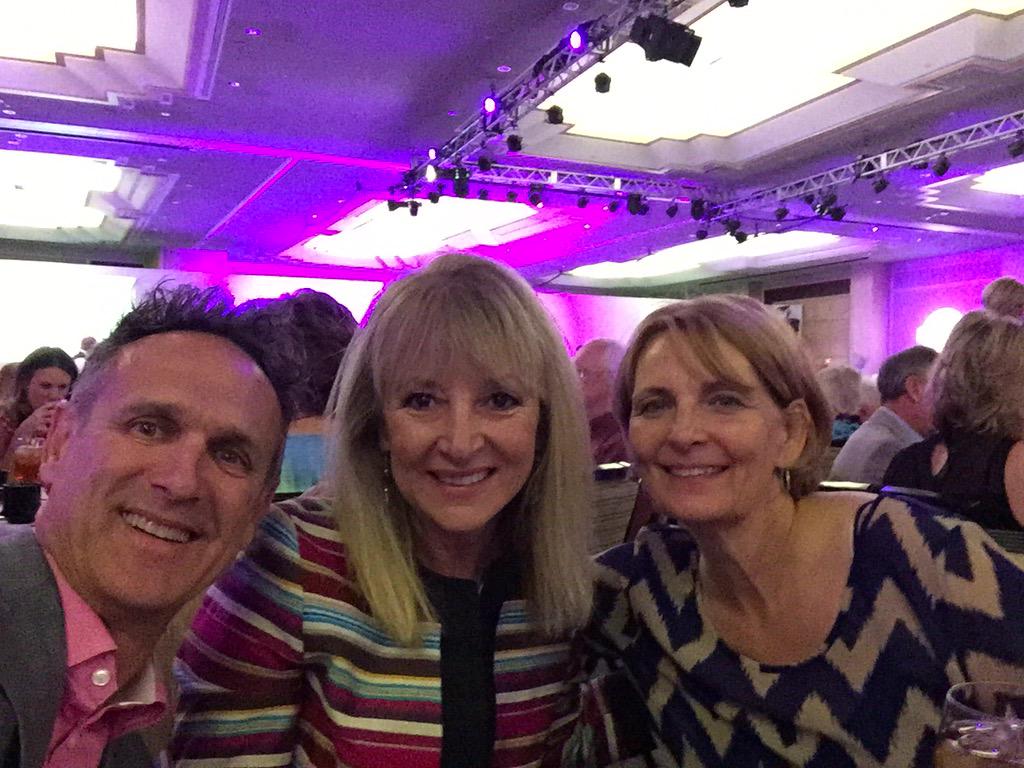 Garth Williams tweet media