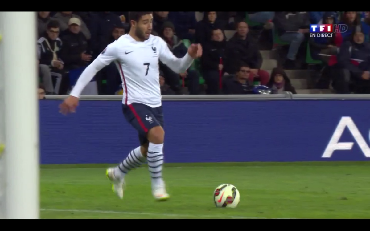 LinoTreize's tweet photo. Téma la bouche de Fékir, le genre de rebeu à faire des "shhhh shhhh shhhhh" sur chaque touche de balle http://t.co/0KG2SfFqLu
