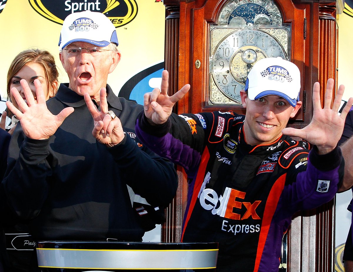 NASCARONFOX's tweet image. .@DennyHamlin definitely knows how to win @MartinsvilleSwy (4 times)! 

Can he hold on and get another clock? #NASCAR