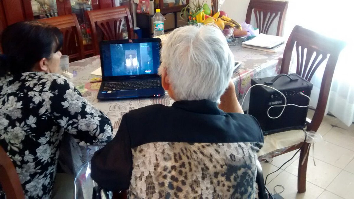 danikyguerra's tweet photo. @TvElCorreo Desde Salamanca de México mi suegra y la abuela de mi mujer viendo con el correo en directo la S. Santa. http://t.co/smlVGjL1d9
