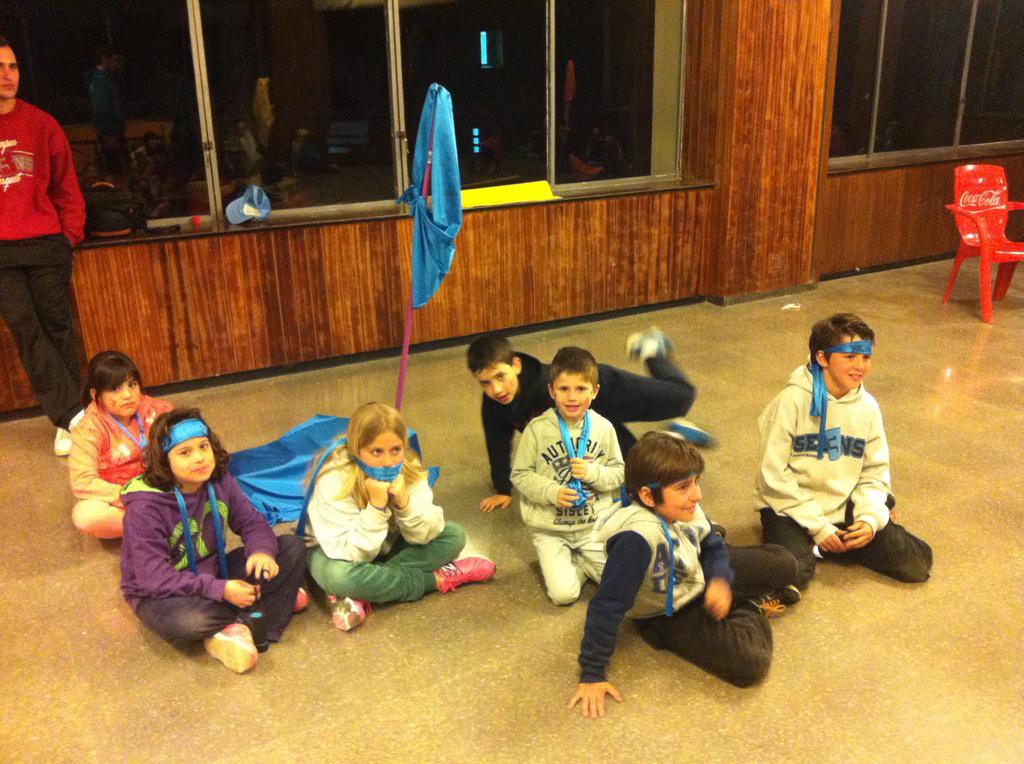 Els pirates blaus estan preparats pel joc de nit! #campus3segons #2ndia #jocdenit #collell