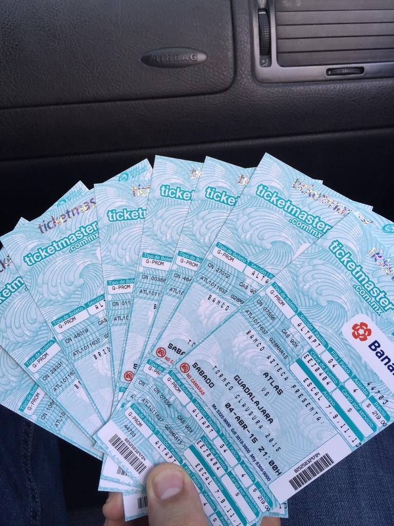 elnegroarreola's tweet photo. Ya con boletos para el clásico @atlasfc @jorge_arca @ogaraygordobil #PaseRojinegro #GdlEsDelAtlas http://t.co/yXSL7Grpj2