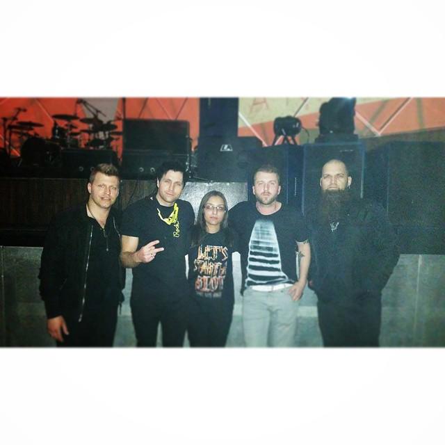 keevb's tweet photo. Foto de ontem, no meet com os amores do @threedaysgrace. Thank you guys! #3DGBR #3DG4LIFE http://t.co/HaoxreOpxO