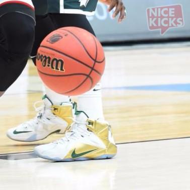 negroloinci's tweet image. nicekicks - nicekicks: Matt Costello (MattCostello10) // MSU_Basketball 
nikebasketball LeBron 12 PE
#CollegeKicks…