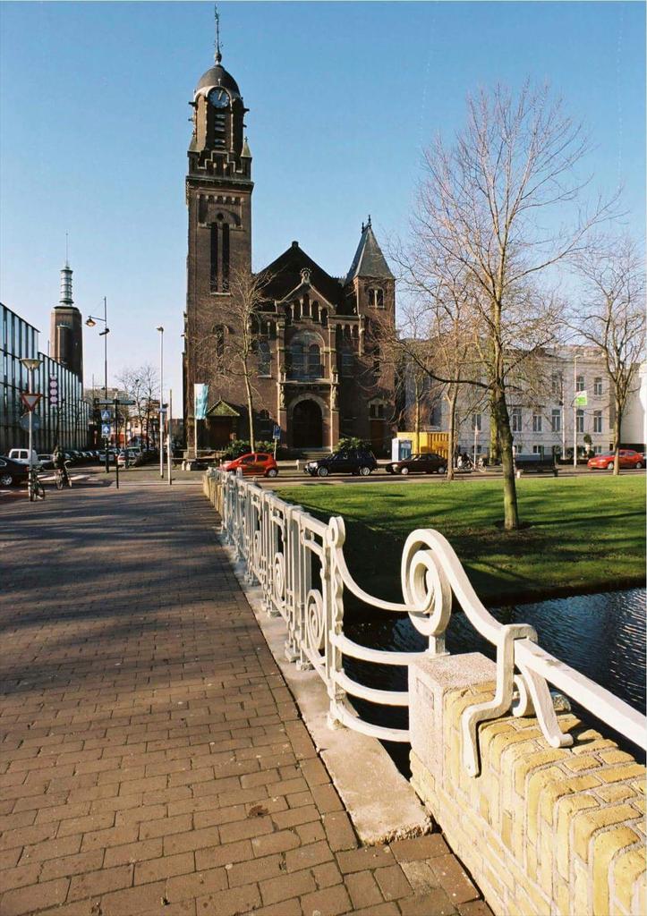 TeamRdam's tweet photo. De @arminius is van ons 24 april. Een gers feest tbv de Roparun met bizarre dj's. Kom je ook?
@ADkrant @RTV_Rijnmond http://t.co/OrkVXbAkx4