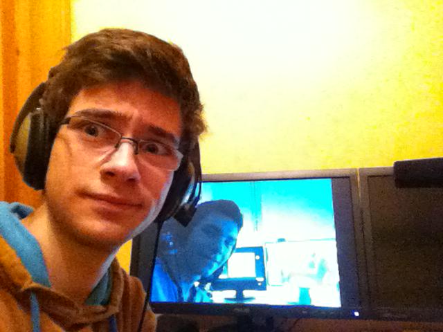 luxtracon's tweet photo. #selfie #selfiception mit @CSlayerMedia @zekrommaster110 :D http://t.co/ChIkdcYgdS