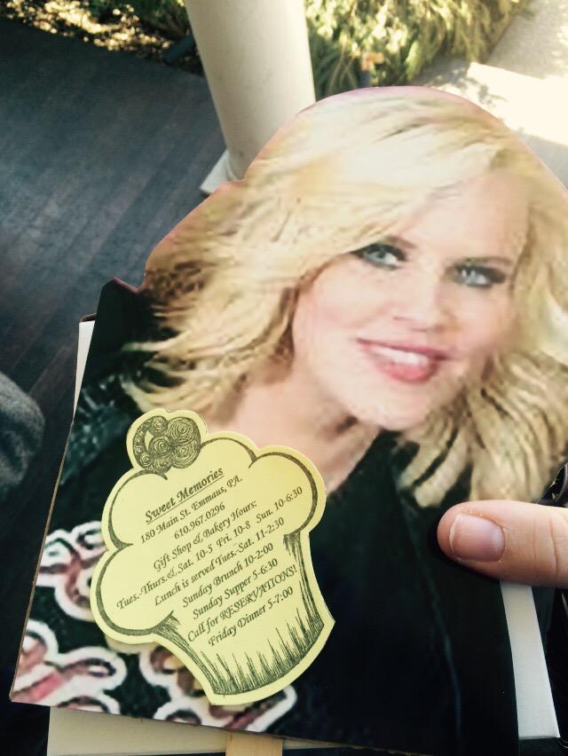 Morticia_Vibes's tweet photo. #FlatJenny enjoyed her adventure to #SweetMemories @TammyCaccavo http://t.co/KbHKtndY8G