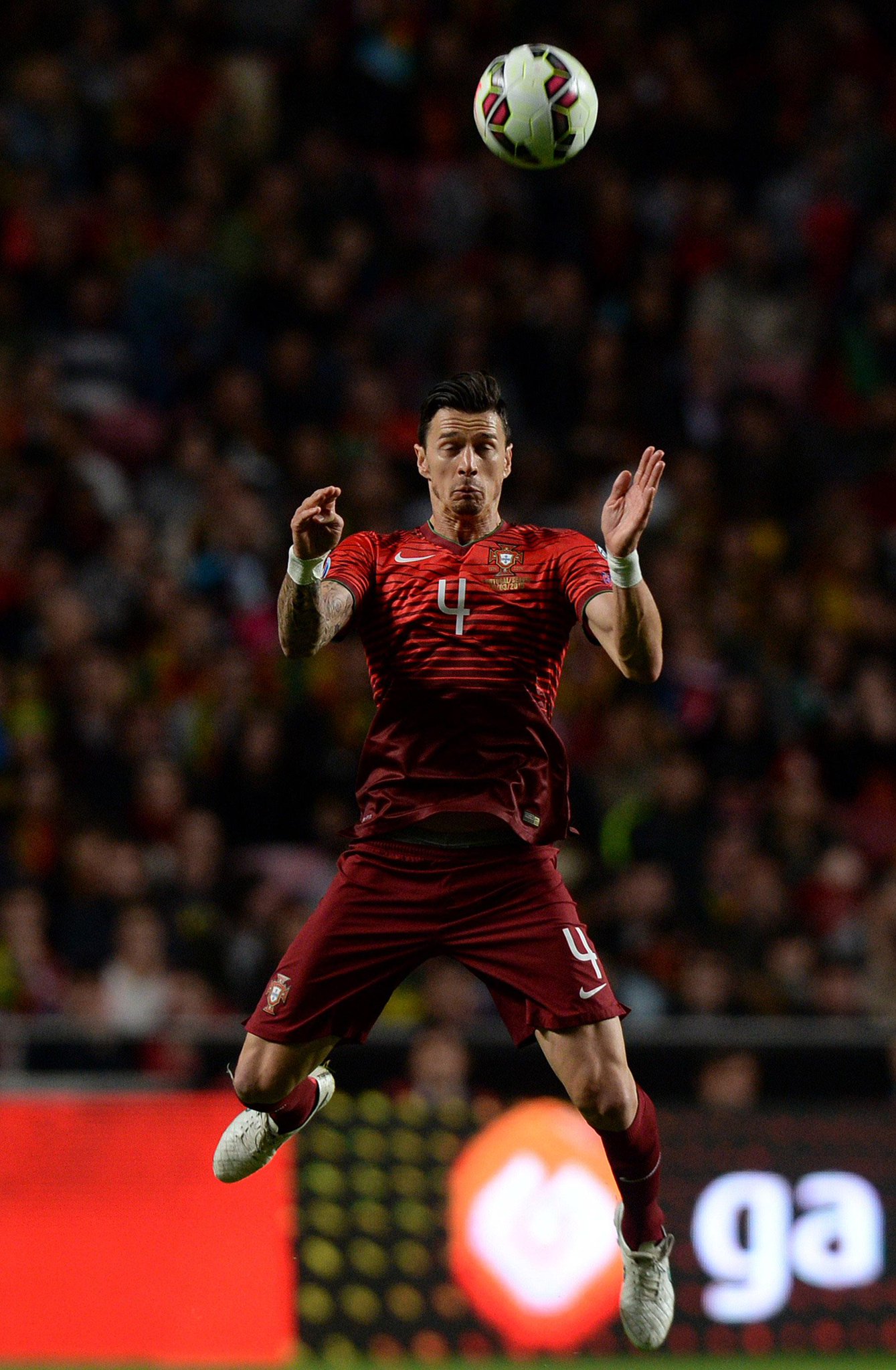 CBSySCWUMAEQ0rX.jpg:large