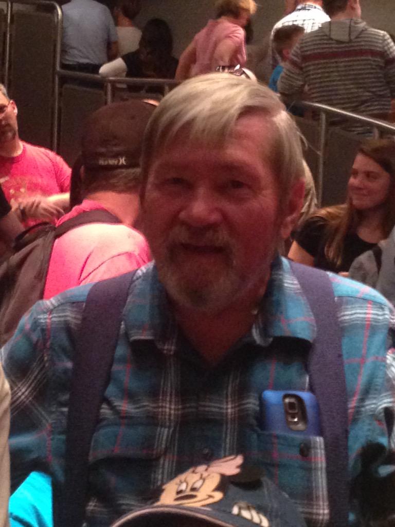 s_castill15's tweet photo. This man gave us fast pass tickets for test track at Epcot ( he works at fast track) #stanforthewin http://t.co/Lv4yFFdHGG