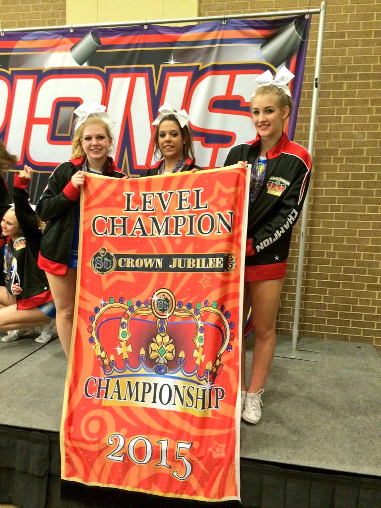 Claire_Elaine24's tweet photo. Proud to be apart of such and amazing team💙💛🔫 #KSAoutlwas #CrownSC http://t.co/taxuggm3Zz