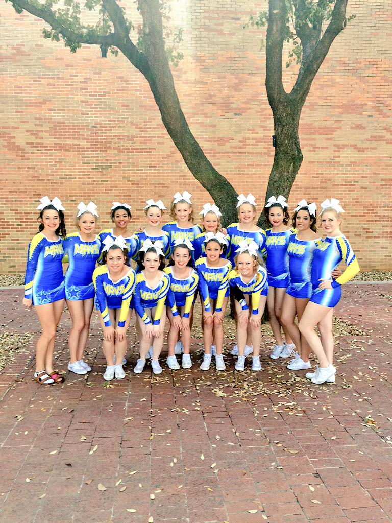 Claire_Elaine24's tweet photo. Proud to be apart of such and amazing team💙💛🔫 #KSAoutlwas #CrownSC http://t.co/taxuggm3Zz