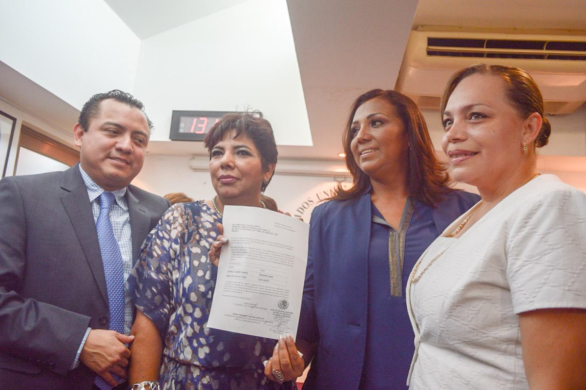 GabyRamirezPAN's tweet photo. Mi registro como candidata a la diputación federal por el Distrito XII @Pepe_Mancha  #GenerandoResultados http://t.co/wCEdcsQt5l