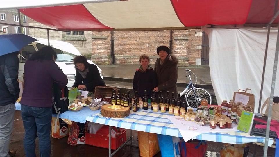 marikevdleeden's tweet photo. Ondanks de regen was het erg gezellig #duurzaam #lenteweekend #wageningen http://t.co/5TmMJF6ORR