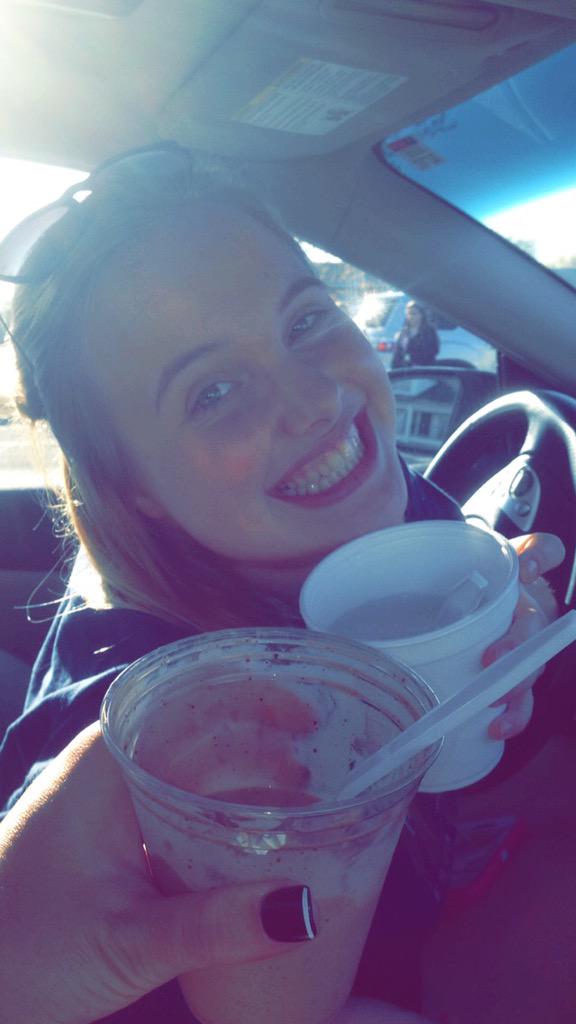 bekahbarber's tweet photo. bippity boppity boo date at bops w @grace_craft #slirp http://t.co/L9PyQRwqLE
