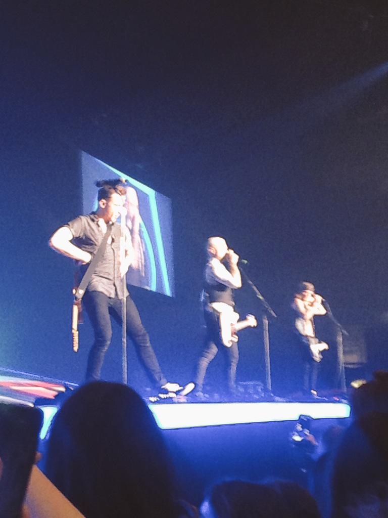 georgia92cox's tweet photo. Don't think I've jumped so high in my life @mcbusted killed it tonight boys ❤️ roll on northampton #delapre http://t.co/Gy16b0Zr5k
