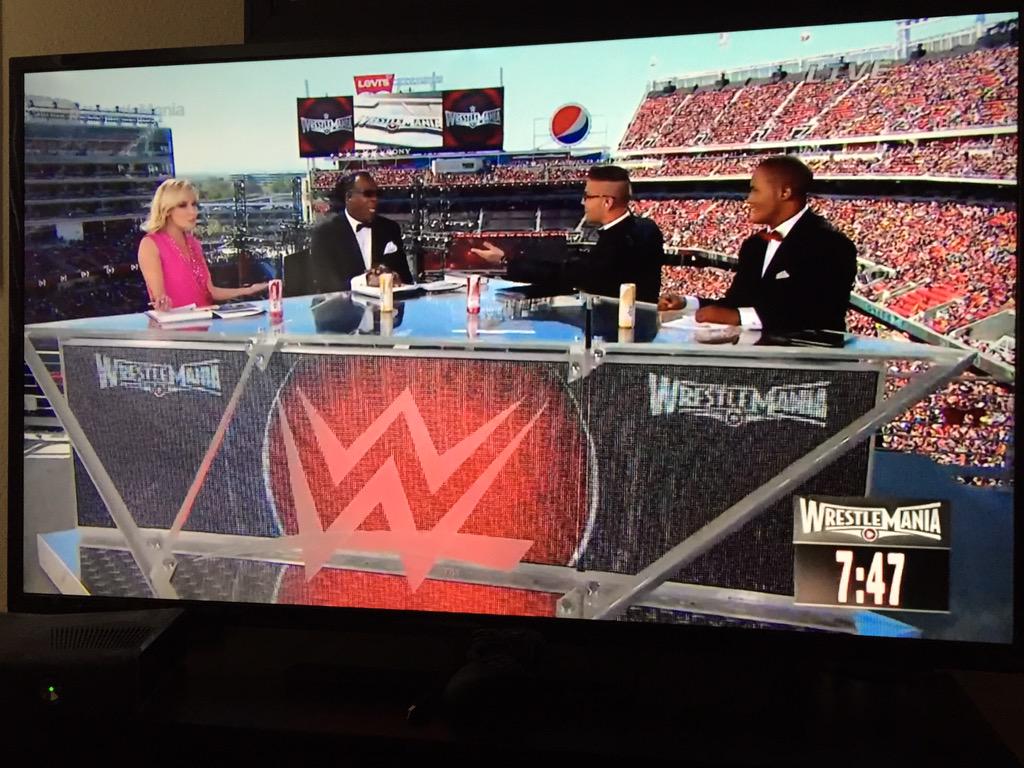 applicabledave's tweet image. Less than 8 minutes away!

#wwe #WrestleMania #weecountdown