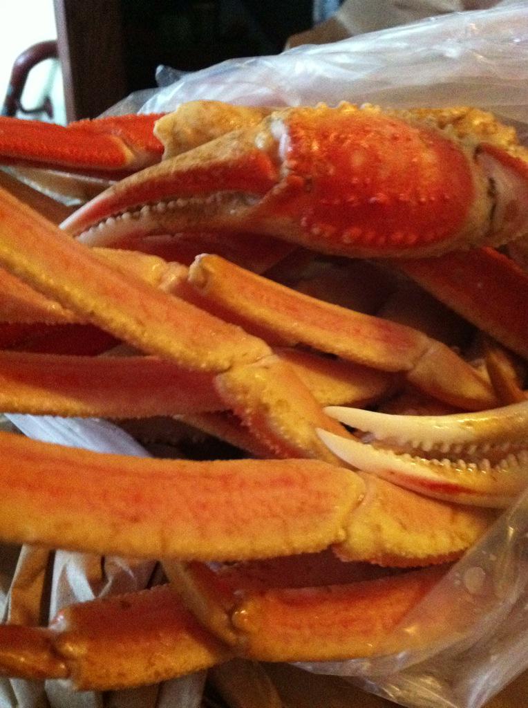 KaylaModrell's tweet image. Today's Palm Sunday! Crab legs for dinner!!!!!!!!! Yum yum yummy! ;)