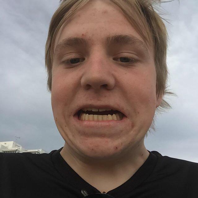 mountaingoatsfc's tweet photo. @AndreasYndestad; kaptein, maskot og kruttønne. Defenisjonen av ein kjøtback. Eige også sjølvsagt ein raud volvo 240. http://t.co/lqFqTu2sFL