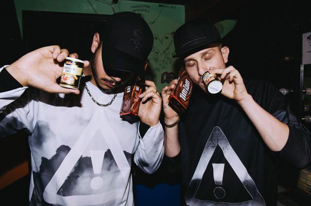 FLOSSTRADAMUS's tweet photo. JUST BOUGHT 1000 SHARES OF TIM TAMS & CHICKEN SALT 📈 #FLOSStralia http://t.co/AOV3WGxErX