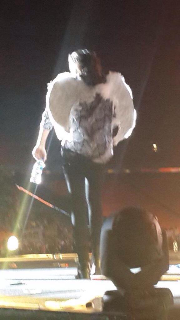 choosezaynbr's tweet photo. Liam no show de hoje: "Harry é um anjo da Victoria´s Secret." #Directioners – One Direction #SoFantastic @radiodisney http://t.co/Zqy3mjgbO9