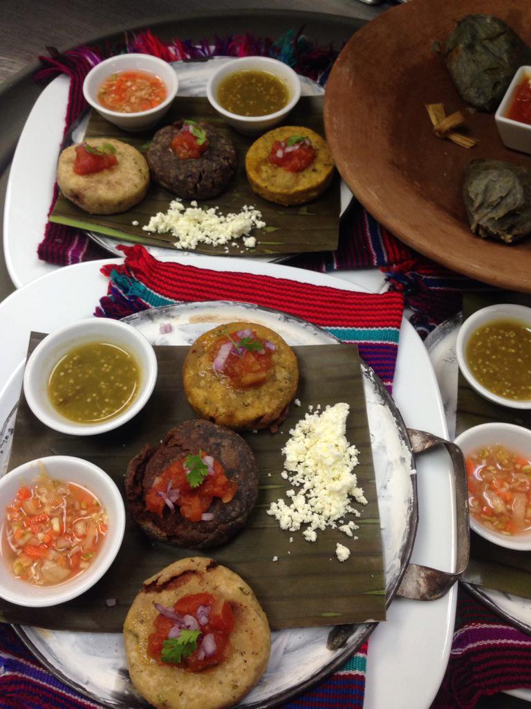 chefmartazepeda's tweet photo. Trabajan Chinculguajes de maíz criollo en @HTierrayCielo #TierrayCielo #Chiapas http://t.co/2Y028DocSY