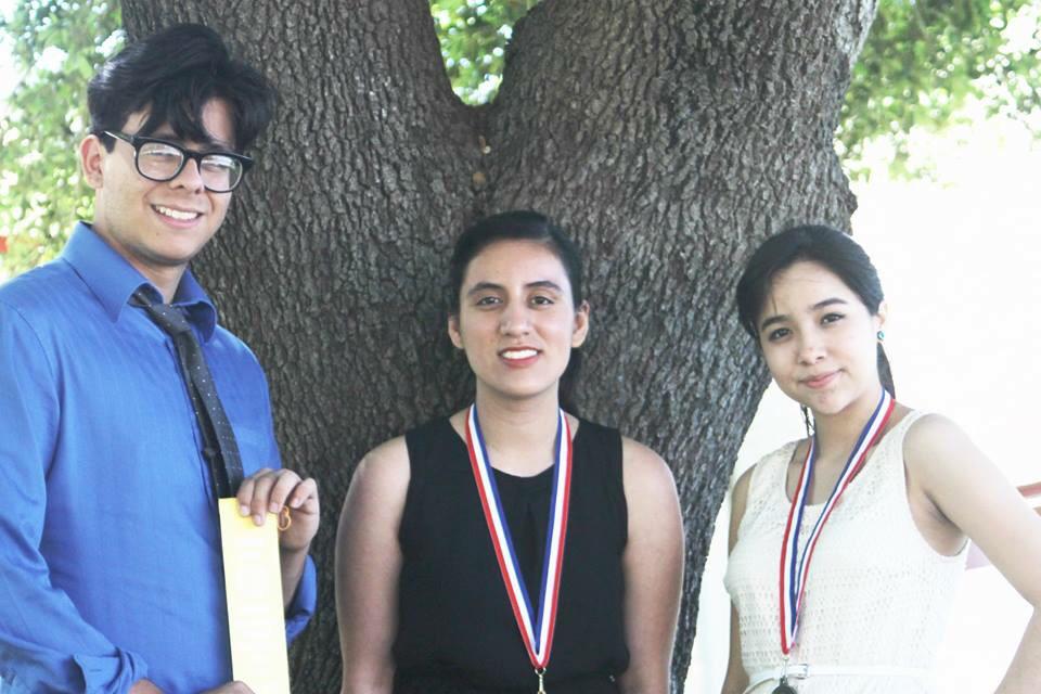 jimmycarterechs's tweet photo. The entire Poetry Team walked away with a district win !!! http://t.co/IhkUKy5N45
