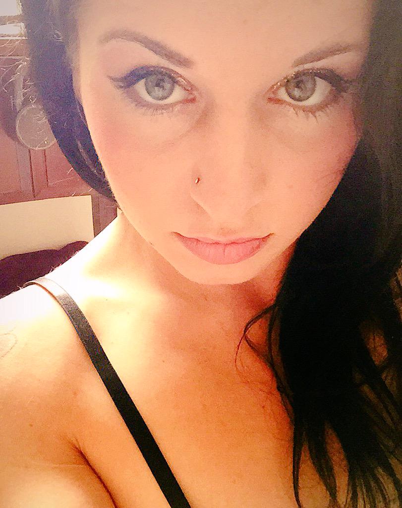 FallonWestxxx's tweet photo. #pretty #sunshine #bootysnaps #ass #Pics #thongsundays http://t.co/dukHGqQRGC