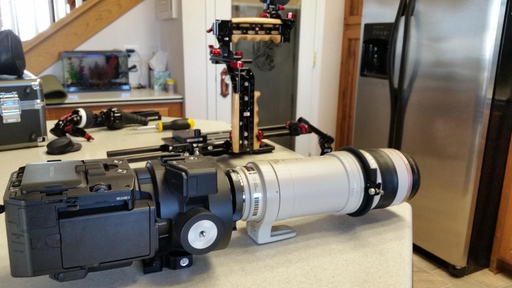 4KJournalist's tweet image. Bare #Metabones - @SonyProUSA #FS700 with @CanonUSAPro 600mm lens system - what to put on next? Hmmm... @4KJournalist