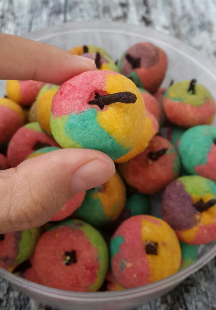 eka22rafa's tweet image. Untuk oleh2 atw suguhan tamu..nastar rainbow co2k menjadi salah satu pilihan..yuks diorder :)