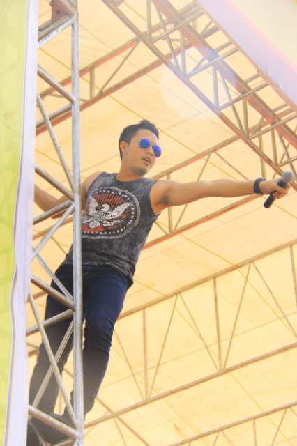 Andrea D'Messyu (@andrearich) on Twitter photo 