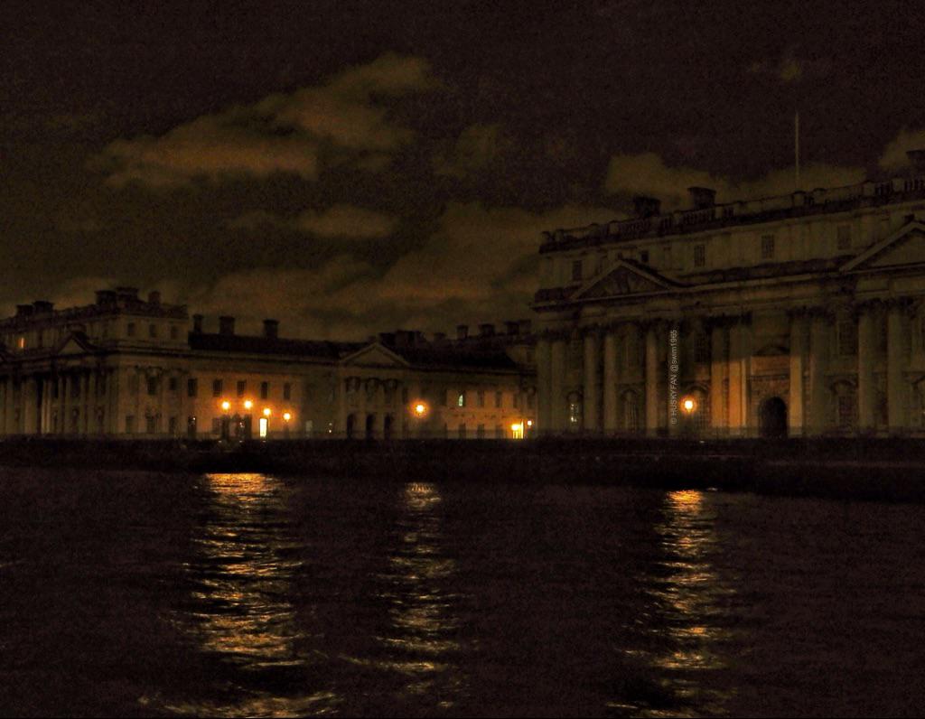 Swim1965's tweet image. #EarthHourUK #EarthHour2015 @orncgreenwich #greenwich #london #thames
