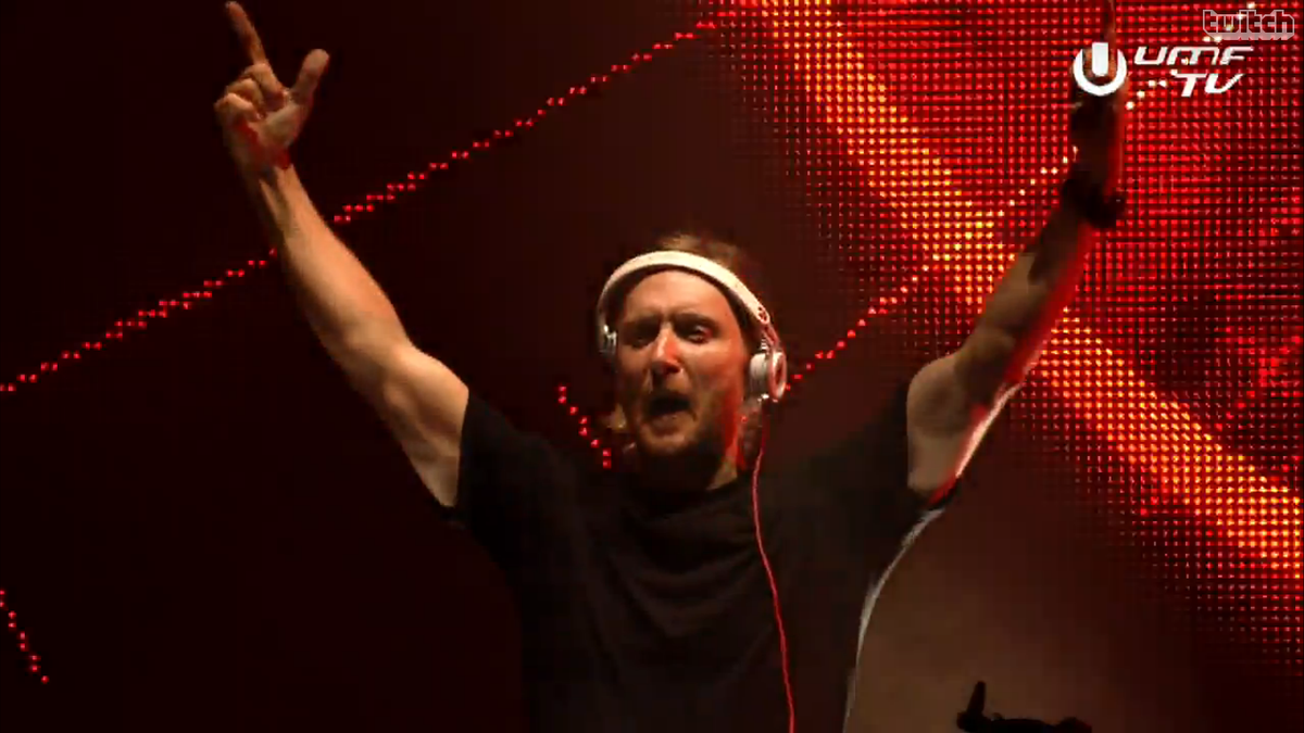luis_arias09's tweet photo. Y En Escena @davidguetta 
#ULTRALIVE http://t.co/48nuvU2z7Q