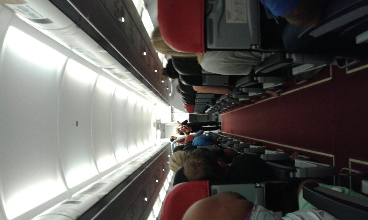 Chopstickstrain's tweet image. @airasia flight from Bali to Australia for 57€ and we even had live inflight entertainment!