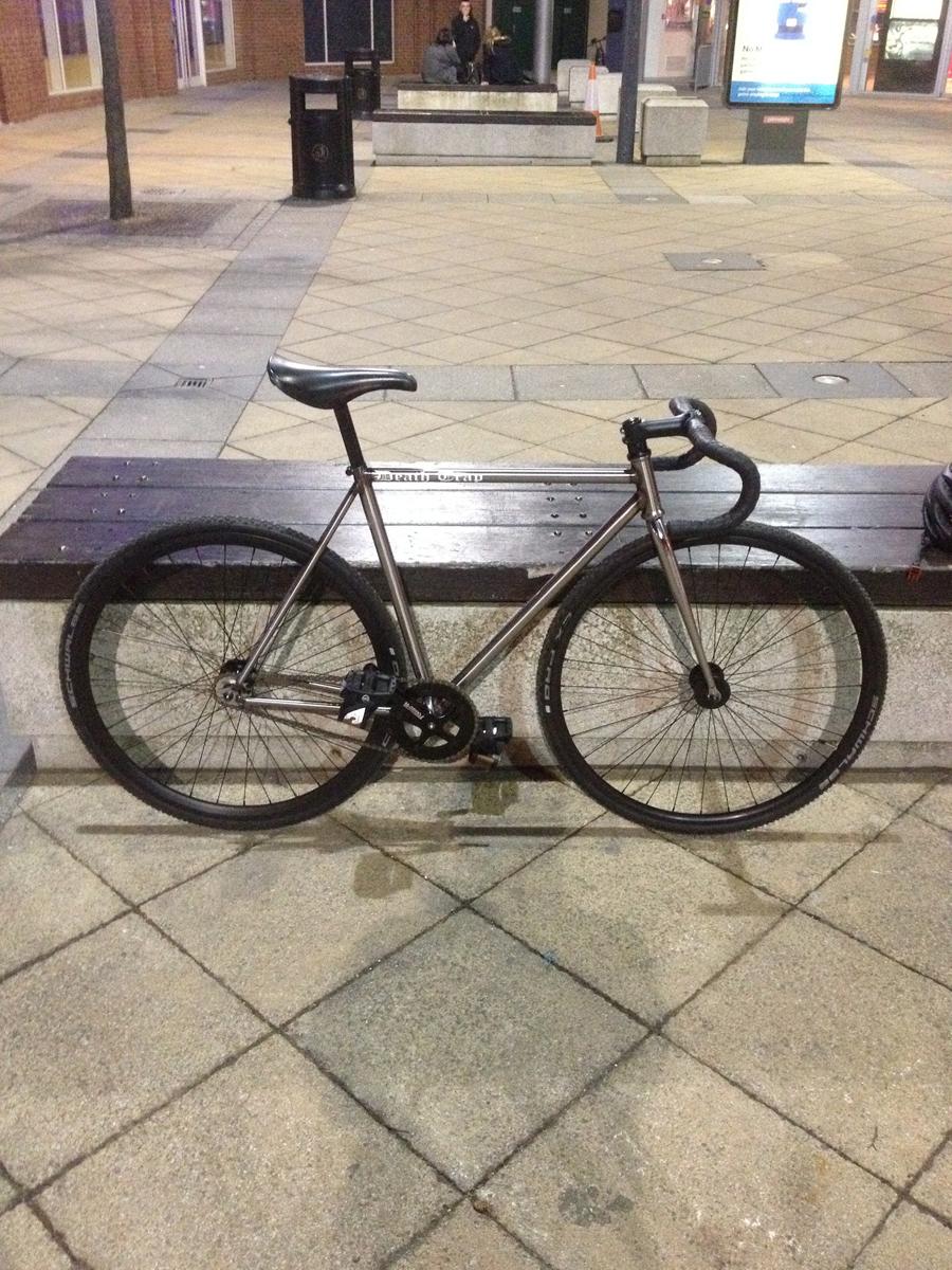 Focale44's tweet photo. S-Express bike from UK : Simon Buller
http://t.co/5gHqi69LdE http://t.co/q6vJzDE0pP