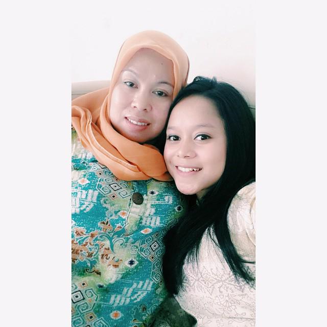 LestiLovers_ID's tweet photo. #NewInstaUpdate by Our Beautiful @Lesti_Jenong_DA w/ her Mom ๐ Keep Smile & Spirit http://t.co/F3BDTTxmSG