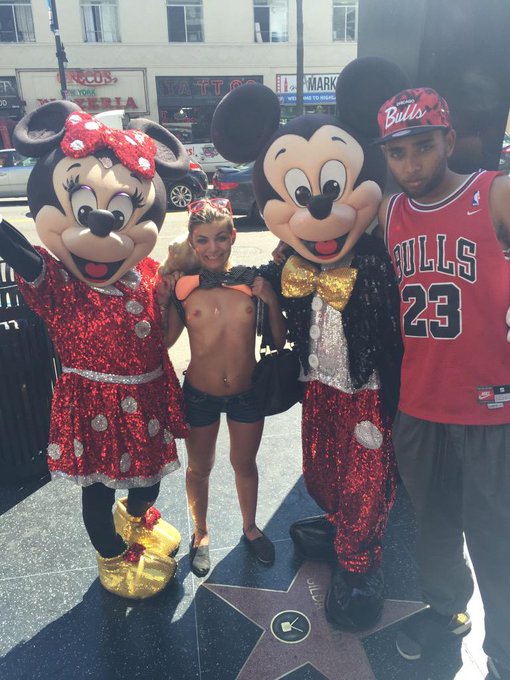 Lol #hollywoodblvd #tits #MickeyMouse http://t.co/LHnVyrrOtf<a href="/tag/hollywoodblvd"class="tags">#hollywoodblvd</a><a href="/tag/tits"class="tags">#tits</a><a href="/tag/mickeymouse"class="tags">#MickeyMouse</a>
