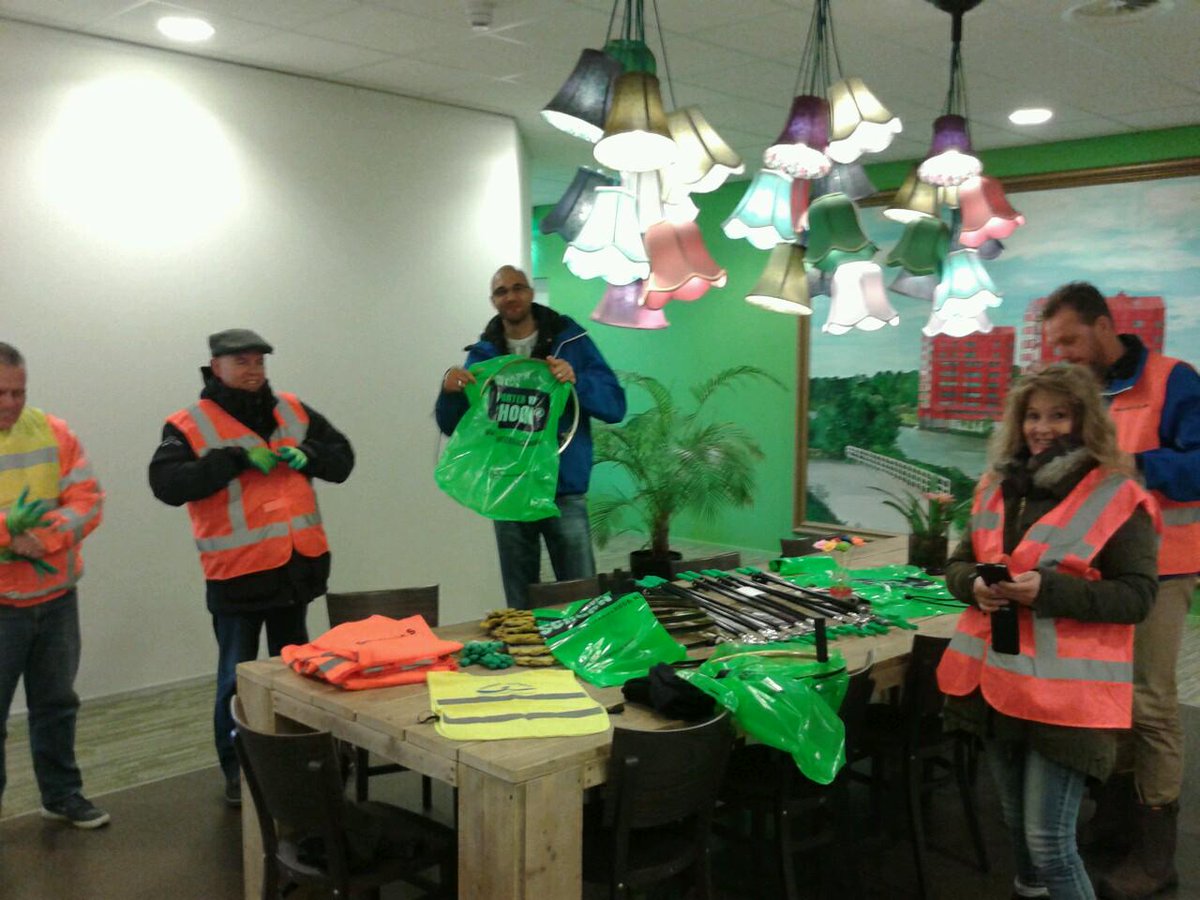 sjaakie_t's tweet photo. Als gebiedskantoor meedoen aan nederland schoon week topoie prikken maar dames en heren http://t.co/0K91CObPZz