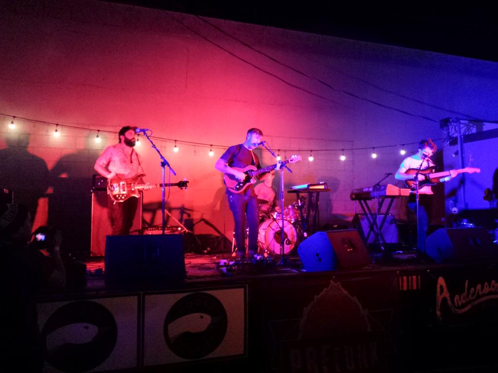 NC_PDX's tweet photo. More like tv **AAN** the radio, amirite? Lulz. @WeAreAan #tweetfort http://t.co/JIacoCWgPk