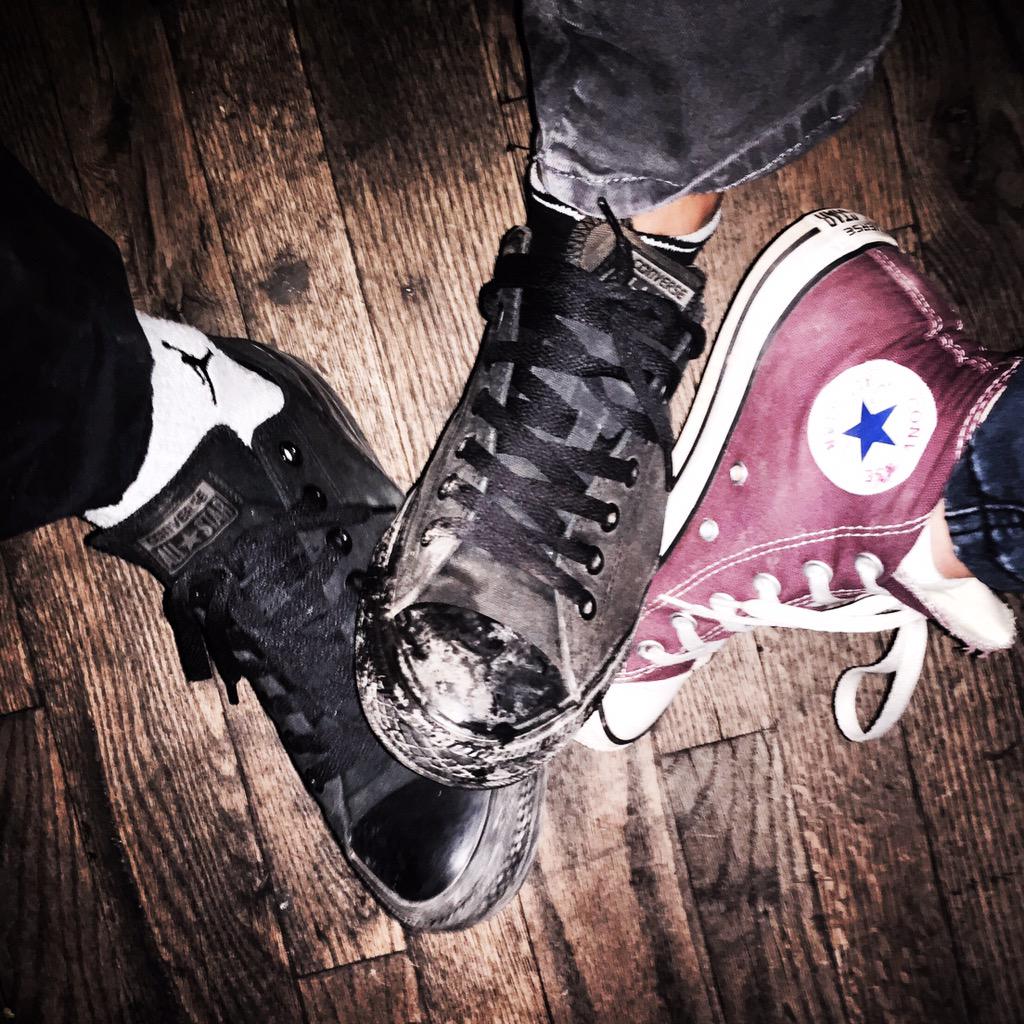 SeanLangor's tweet photo. Met one of the Dj's at the #Borgore show and noticed he had some pretty fly kicks. #Converse #chucks #EDM @Converse http://t.co/sGNYBIRakQ