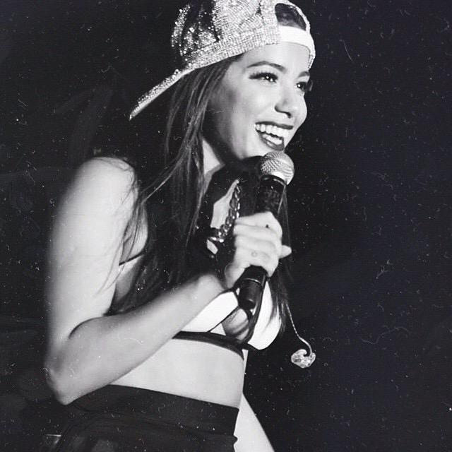 agathxzz's tweet photo. BEM VINDO 2.2 DA CANTORA! SempreComVocêAnitta #ParabénsAnitta http://t.co/fvcPFlLoKy