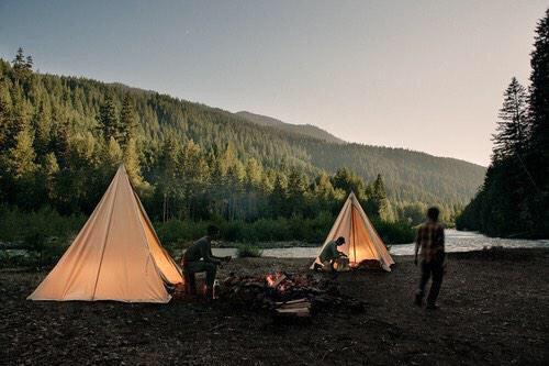 Craving a camping trip with friends ⛺️🚣