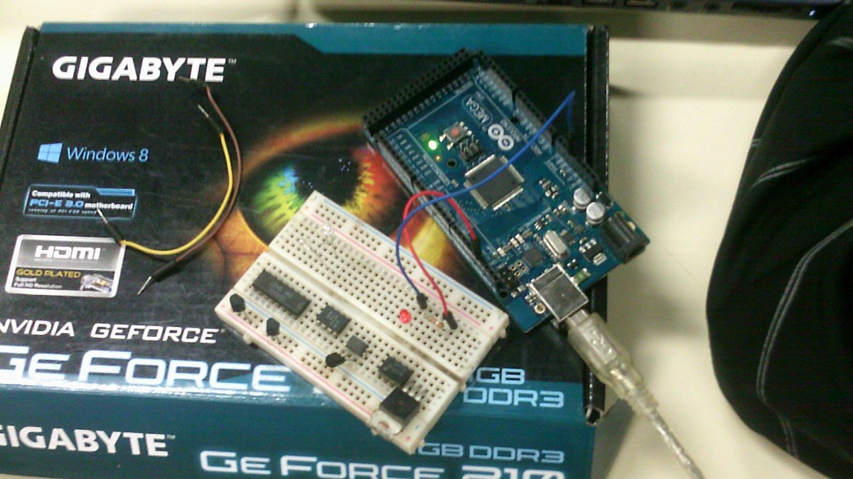 soyFelixBarros's tweet image. Tarde con amigos en el #ArduinoD15