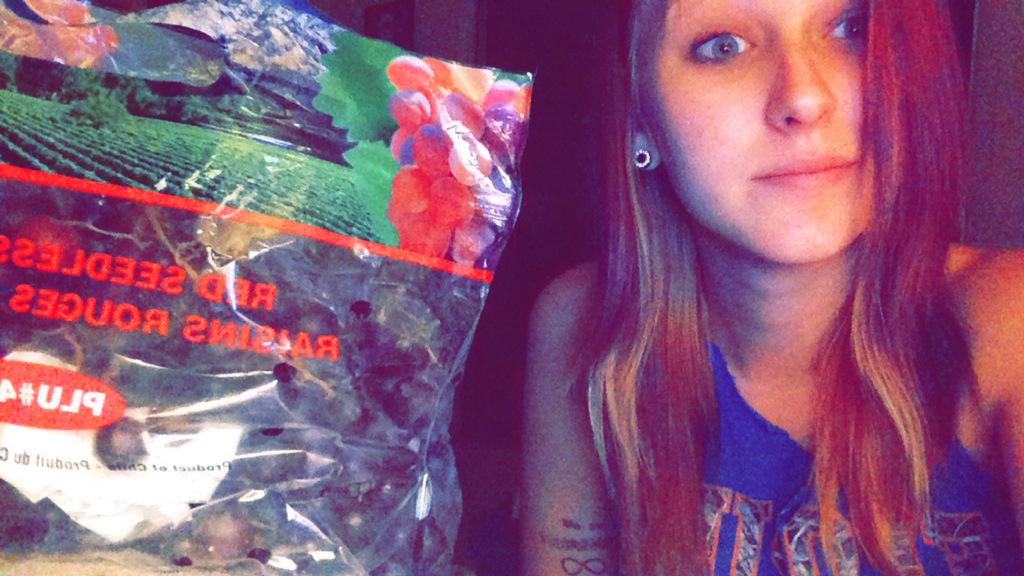 approvedtrash_'s tweet photo. My #bandfit snack! #nojunkfood @bandfitusa http://t.co/OKcyGxxVAt